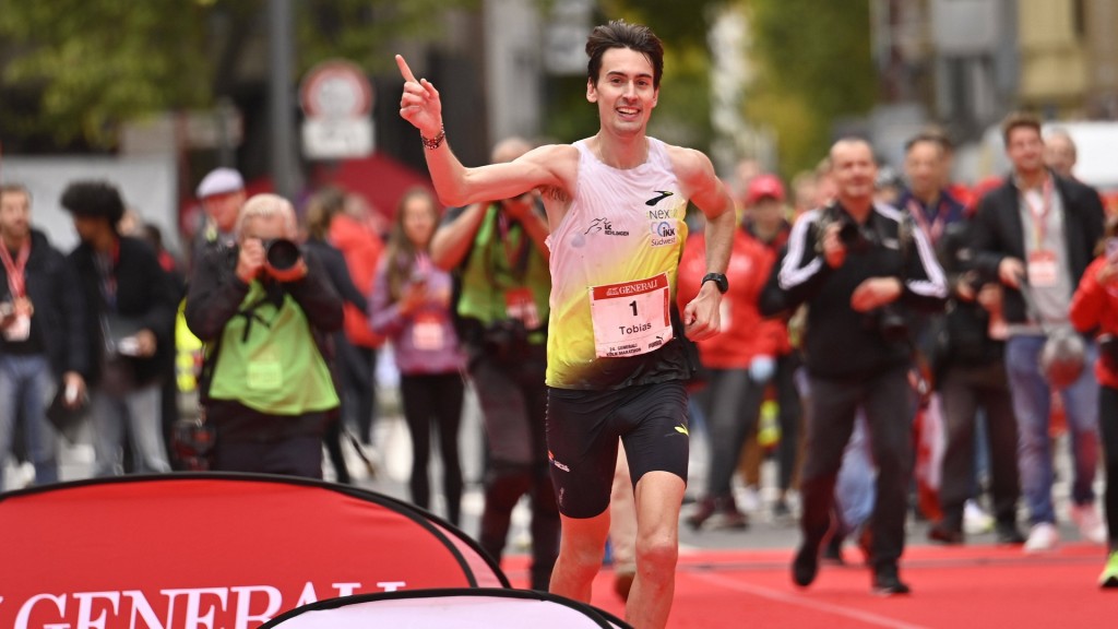 Tobias Blum gewinnt bei den Männern den 24. Generali Köln Marathon 2022