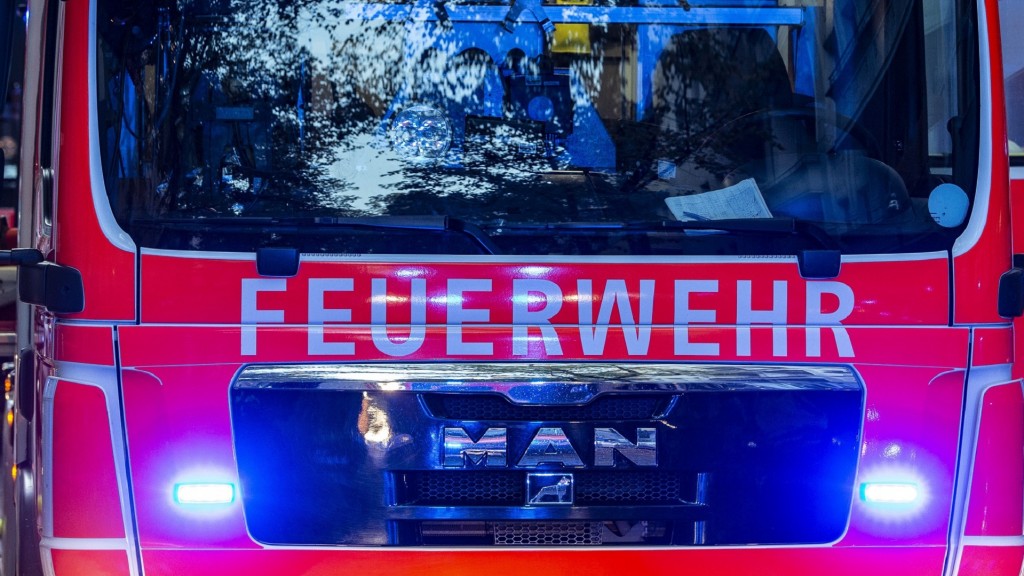 Foto: Die Front eines Feuerwehr Einsatzfahrzeuges (Symbolbild)