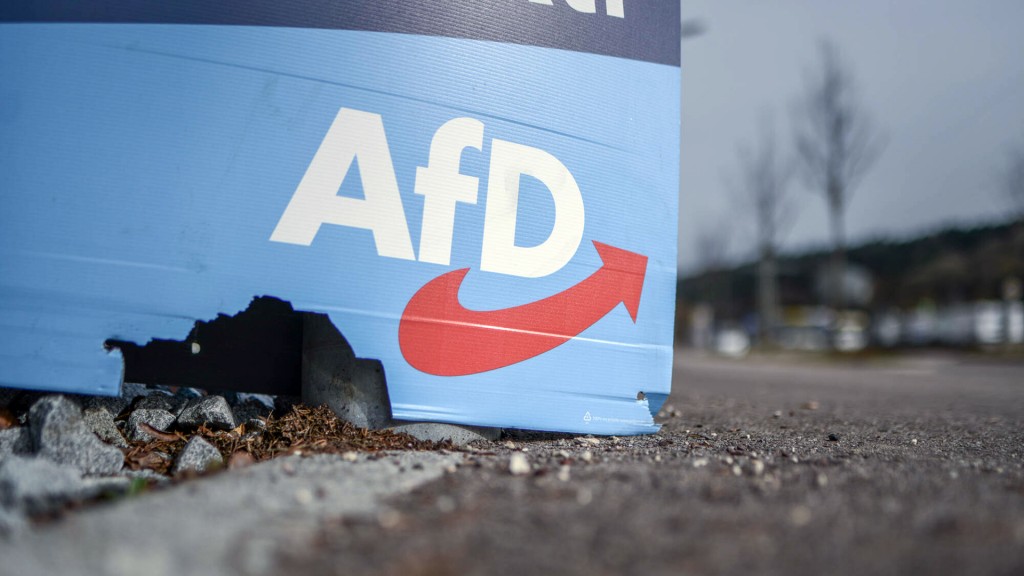 Zerstörtes AfD-Wahlplakat