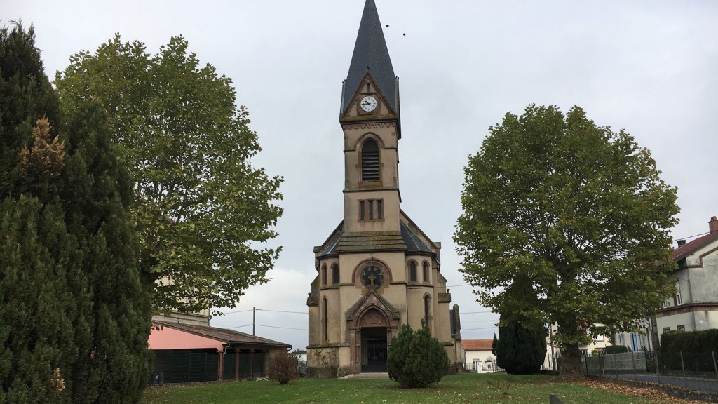 Foto: Avricourt: Ein Ort im lothringischen Nirgendwo, zwei Bahnhöfe. (Foto: Lisa Huth/SR)