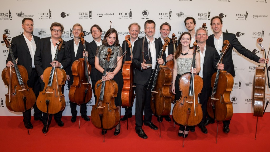 Die zwölf Cellisten der Berliner Philharmoniker (Foto: picture alliance / Axel Heimken/dpa)
