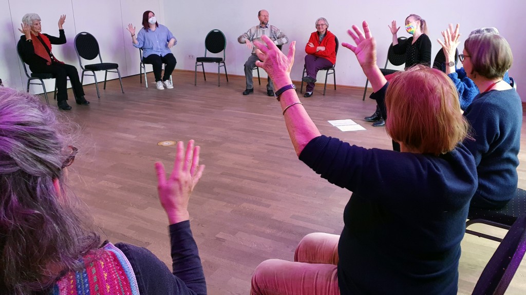 Foto: Senioren trainieren in der Tanzschule Bootz Ohlmann