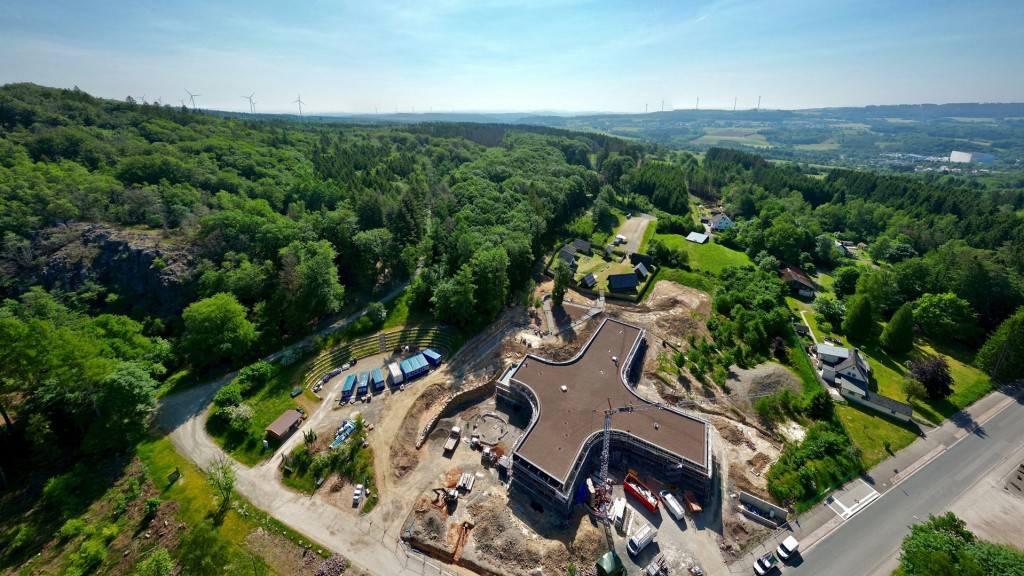 Foto: Nationalpark-Tor Keltenpark während des Neubaus