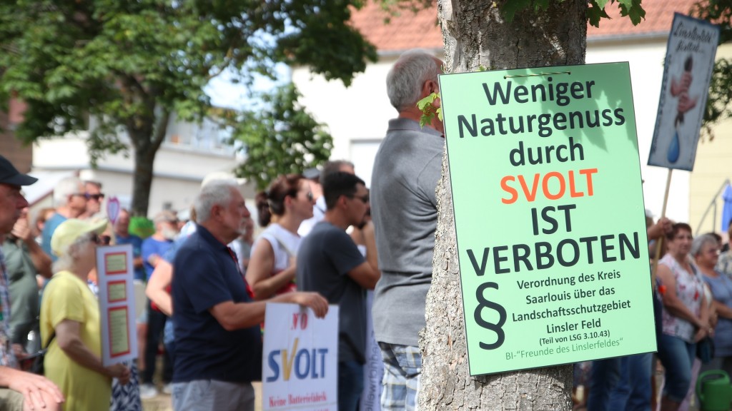 Demonstration gegen eine mögliche Ansiedlung von SVolt auf dem Linslerfeld.