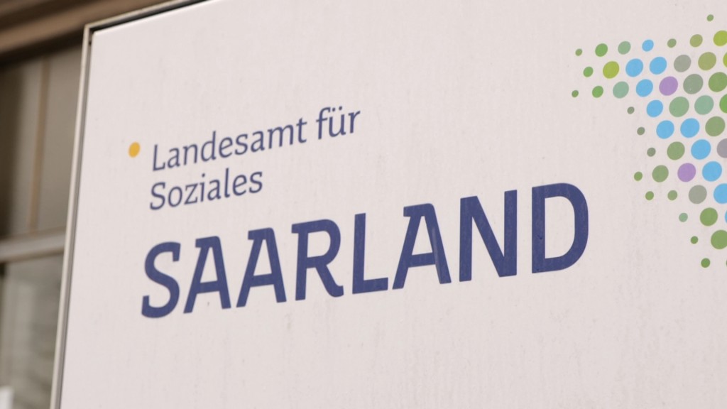 Foto: Schild vorm Landesamt für Soziales