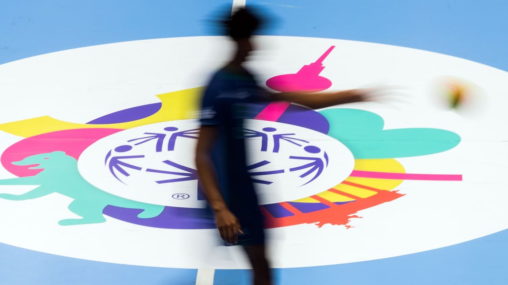 Foto: Das Logo der Special Olympics World Games in Berlin auf dem Spielfeld
