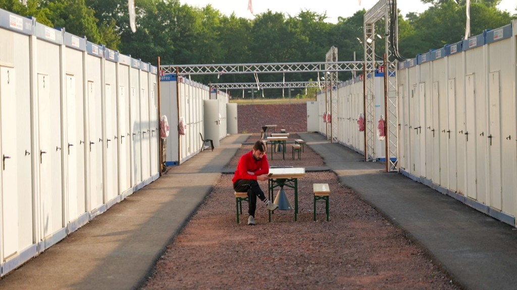 Geflüchteter im Containerdorf bei Ensdorf