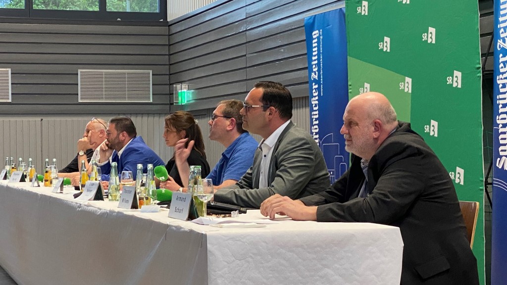 Podiumsdiskussion zur Bürgermeisterwahl in Weiskirchen