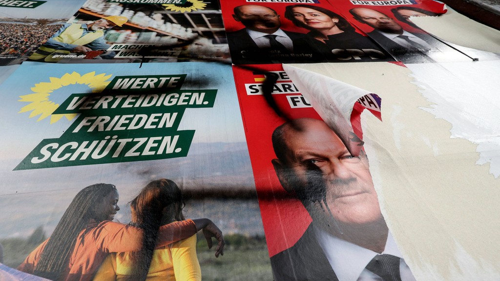 Foto: demolierte Wahlplakate