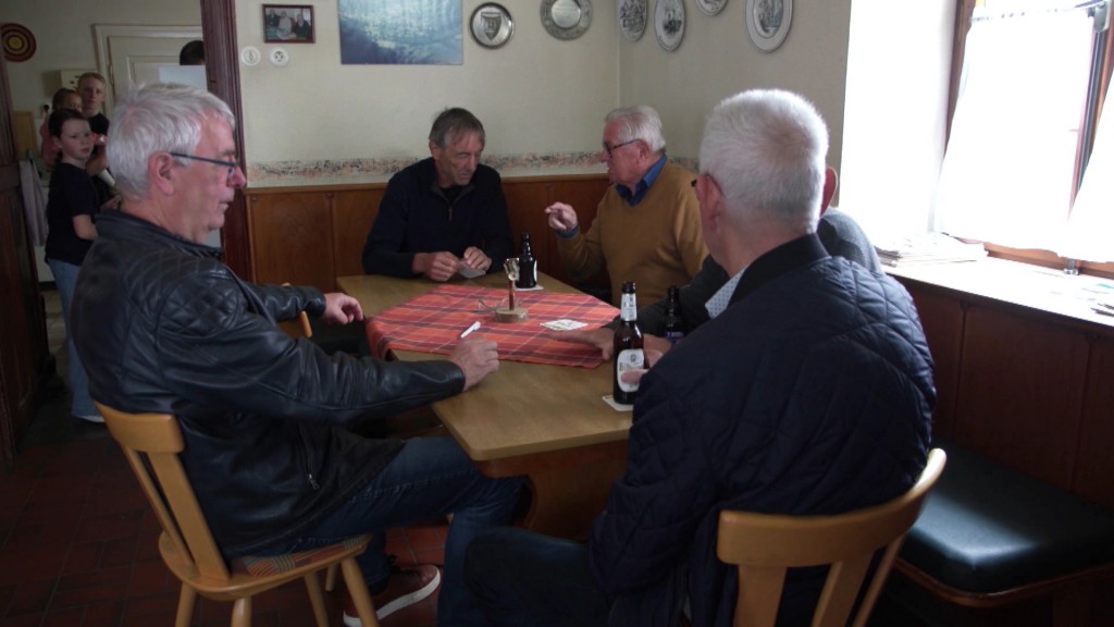 Foto: Stammtisch in der Dorfkneipe