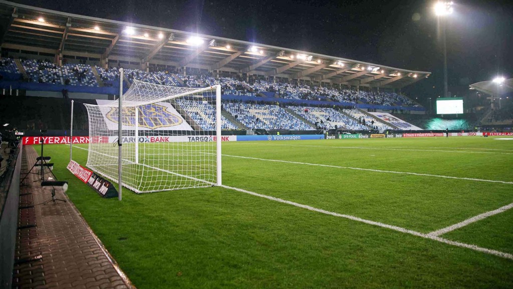 Foto: Das Spielfeld im Saarbrücker Ludwigsparkstadion