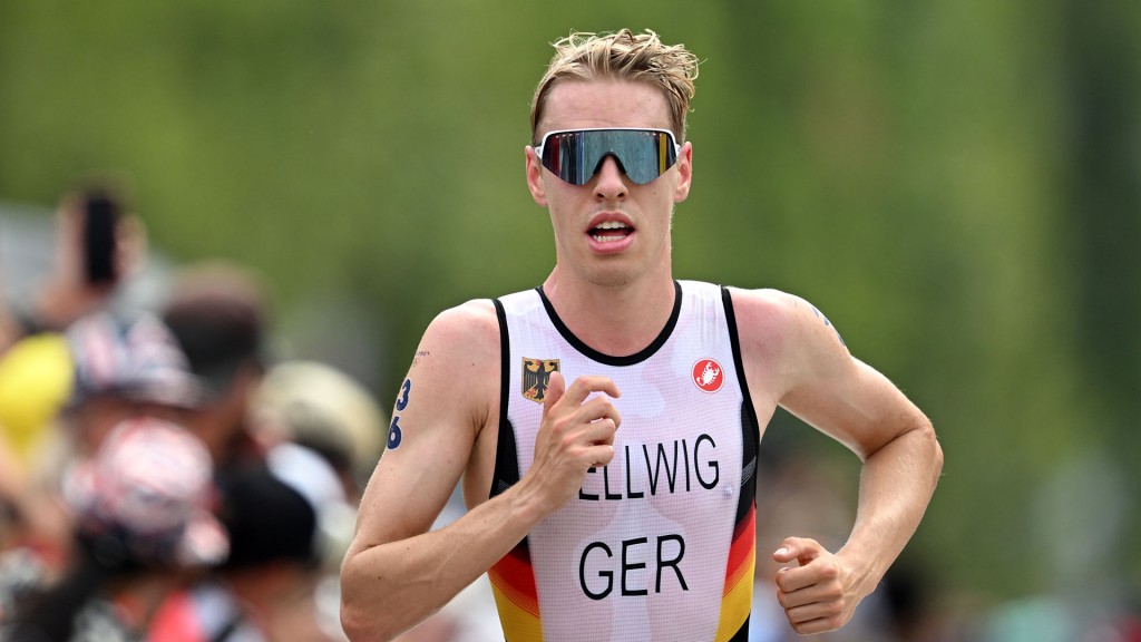 Triathlet Tim Hellwig bei den olympischen Spielen 2024 in Paris