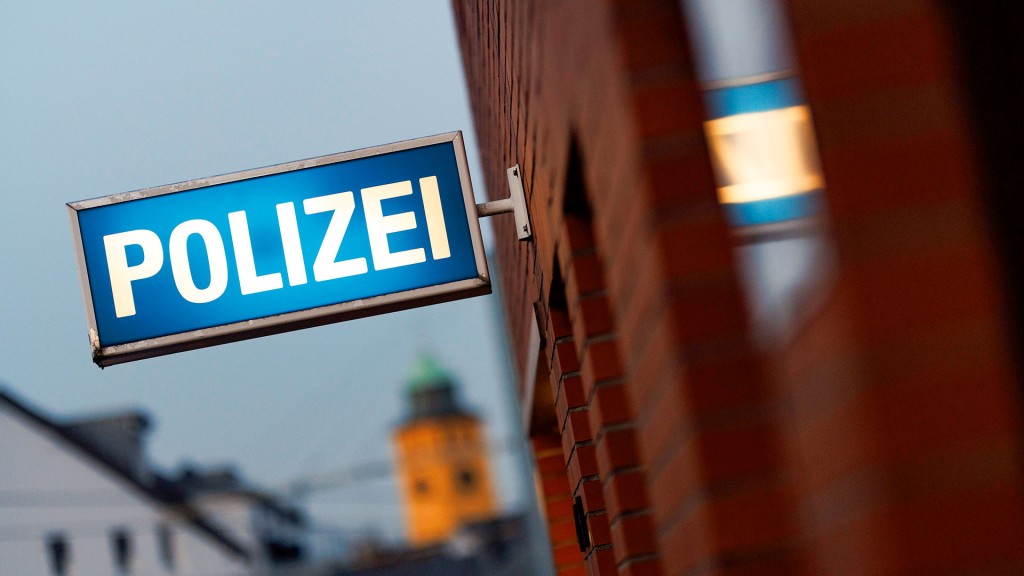 Schild an einer Polizeistation