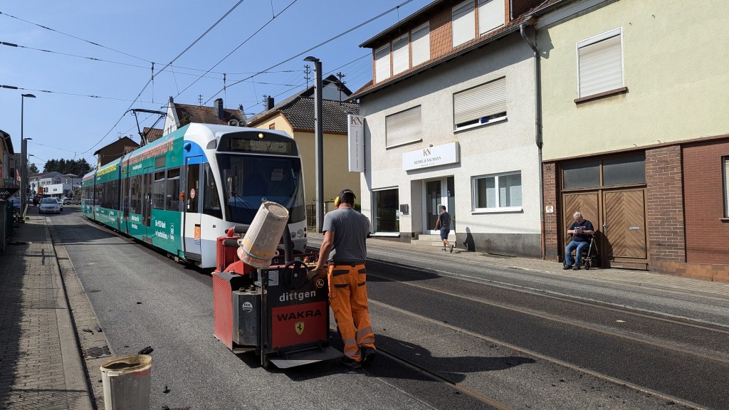 Saarbahn testet Strecke in Riegelsberg