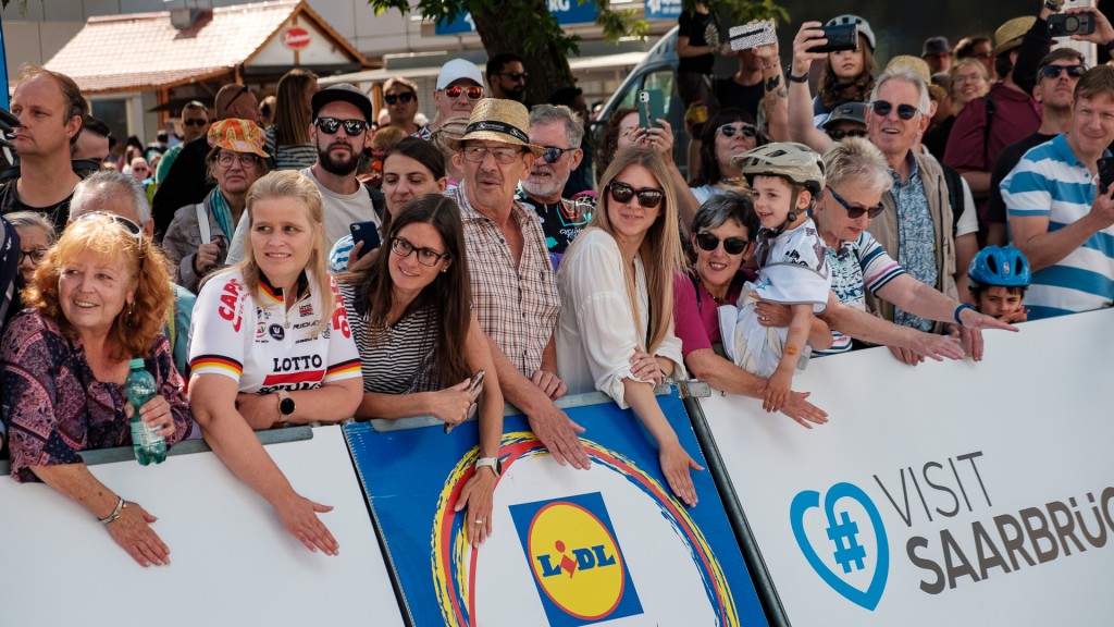 Viele Zuschauerinnen und Zuschauer bei der Deutschland Tour