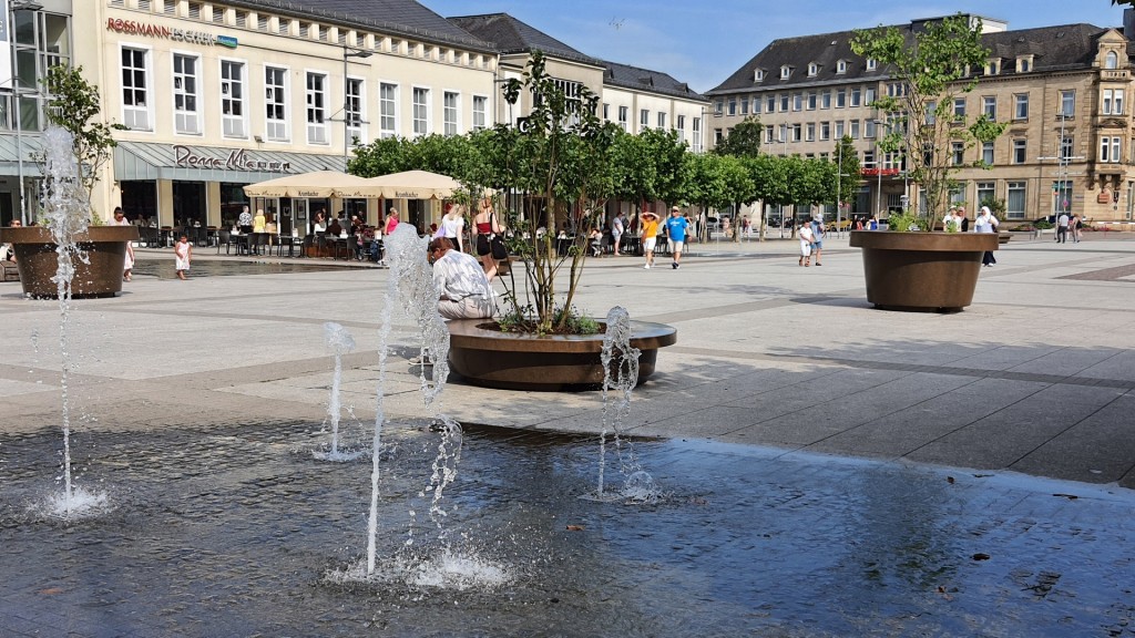 Foto: Saarlouis, Kleiner Markt im Sommer