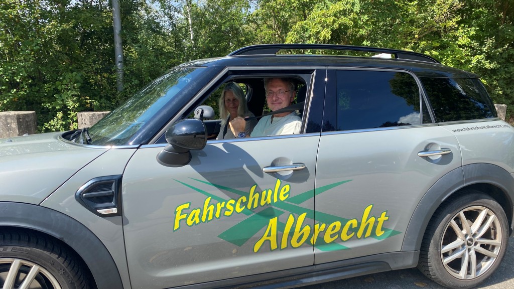 Michael Friemel im Fahrschulauto