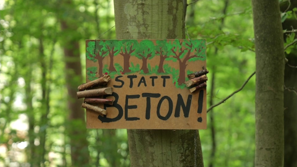 Protestschild im Saarbrücker Waldstück 