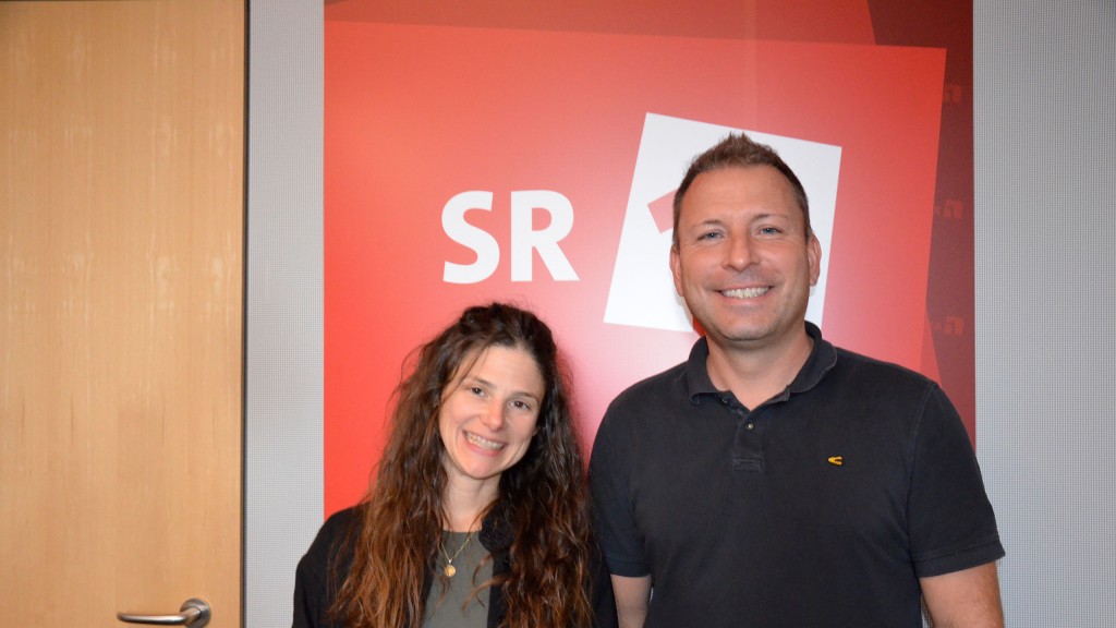 SR 1 Programmmachertag 2024: Frank Reitnauer mit SR 1-Moderatorin Jessica Ziegler