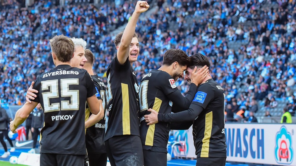 Foto: Jubel der SV Elversberg beim Auswärtsspiel gegen Hertha BSC.