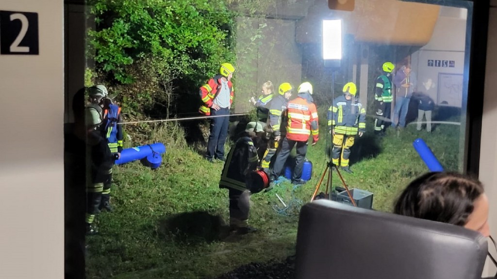 Am 15.10.2024 ist bei Namborn ein Zug entgleist. Rettungskräfte waren vor Ort. 