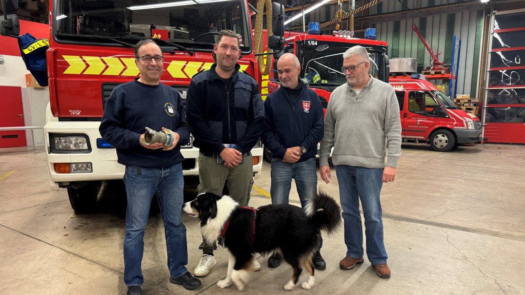 Feuerwehr Saarlouis: Bertram Weiter, Christoph Kappel, Christoph Paul und Bernd Paul und Hund Miloh