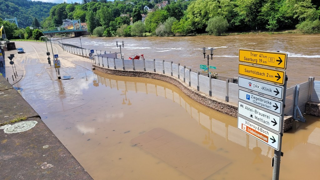 Mettlacher Kreisverkehr nach dem Hochwasser