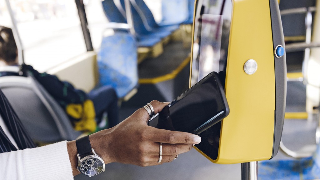 Ticker Lesegerät in einem Bus