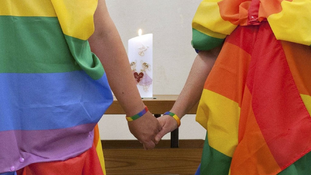 Symbolbild: Segnungsgottesdienst eines homosexuellen Paares