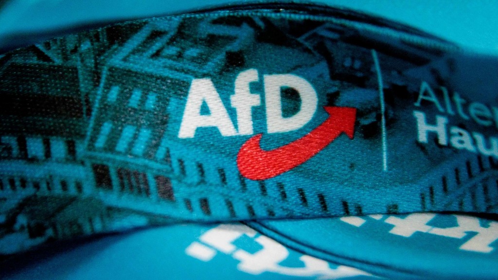 Das Logo der AfD steht auf einem Schlüsselband der AfD.