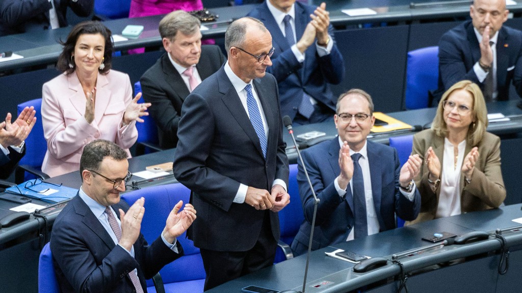 Friedrich Merz nimmt die Wahl der Abgeordneten zum Bundeskanzler an