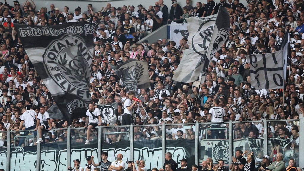 Fans der SV Elversberg auf Schalke