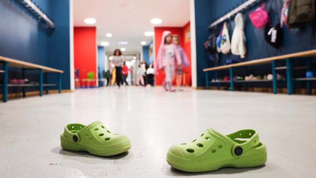 Grundschulkinder besuchen die Nachmittagsbetreuung.