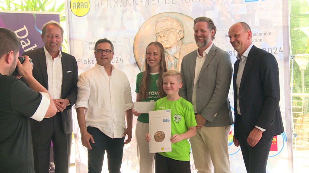 Träger des Hermann-Neuberger-Preises 2025: Karate- und Volleyball-Abteilung des TV Holz