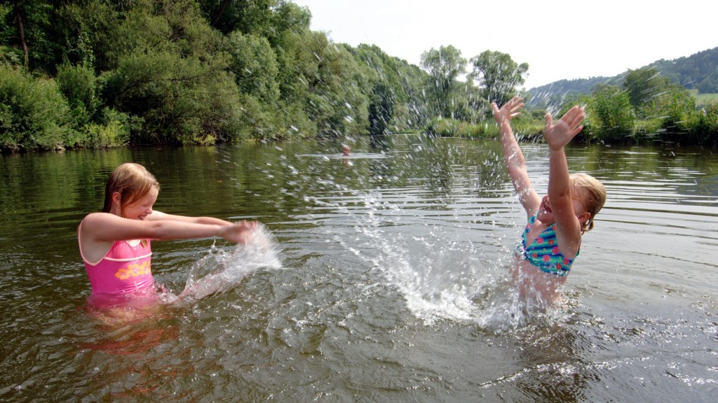 Foto: Baden im Fluss
