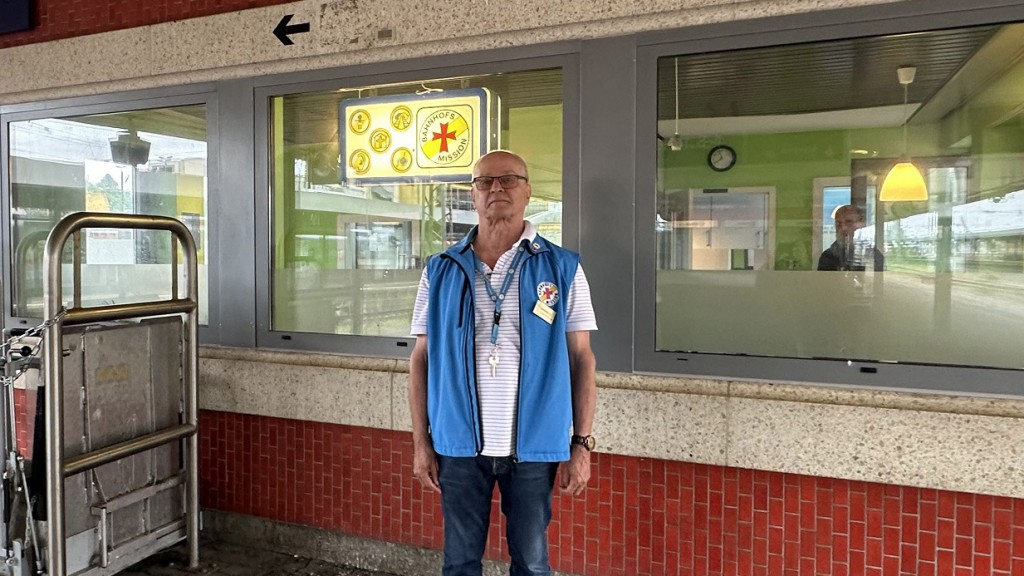 Herbert Rauber vor der Saarbrücker Bahnhofsmission
