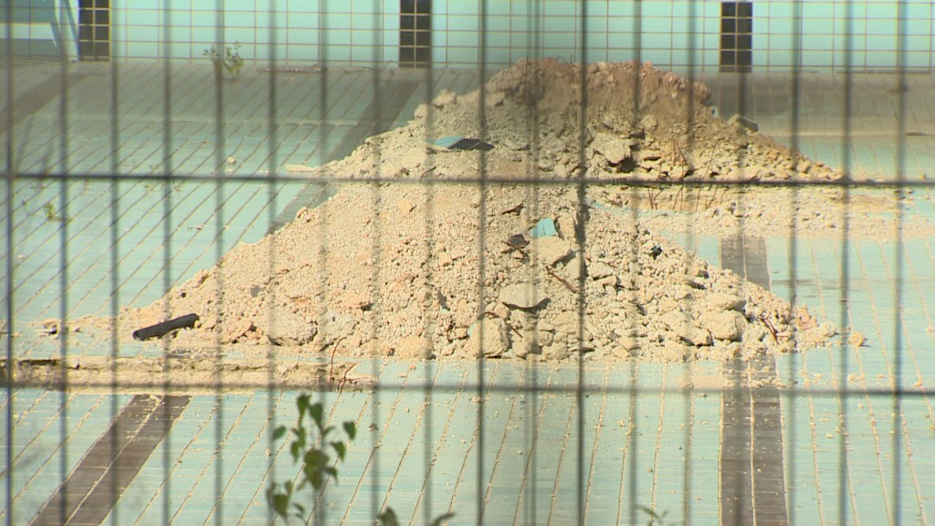 Sanierungsbedürftiges Freibad Landsweiler-Reden