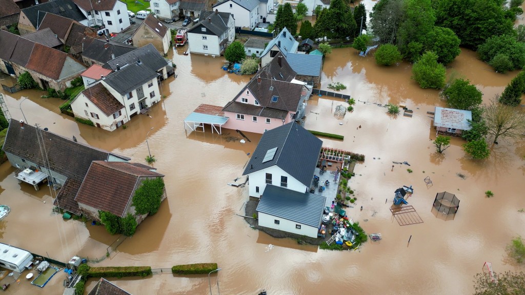 Foto: In der Gegend um Blieskastel stehen am Samstag, 18.05.2024, zahlreiche Häuser unter Wasser.In der Gegend um Blieskastel stehen am Samstag, 18.05.2024, zahlreiche Häuser unter Wasser.