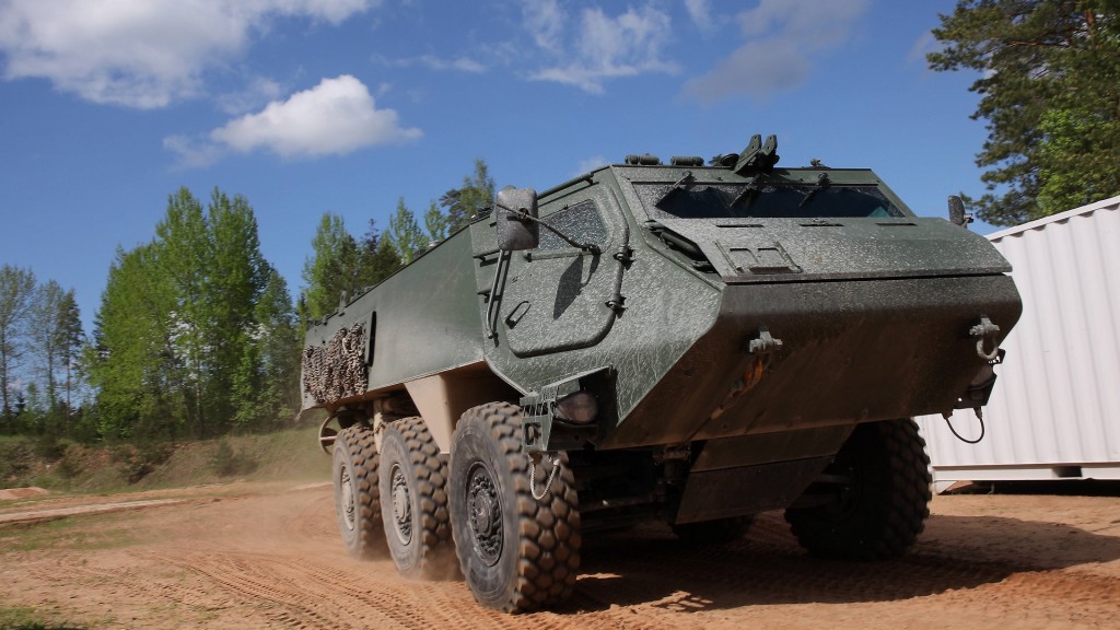Ein Patria 6x6 Transportpanzer