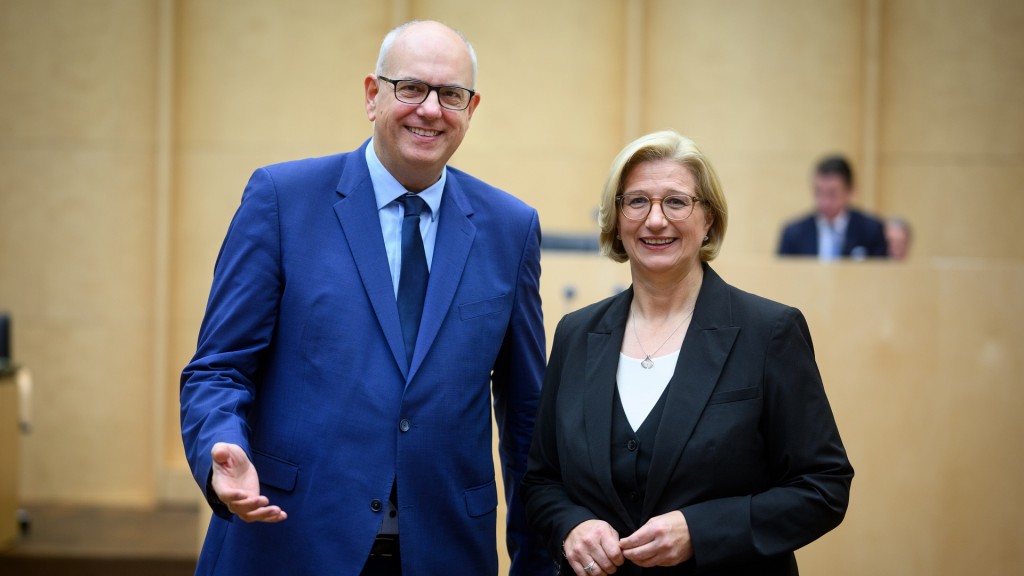 Anke Rehlinger (SPD) und der zukünftige Bundesratspräsident Andreas Bovenschulte (SPD), Bürgermeister von Bremen. 