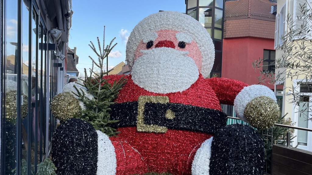 Der Riesen-Nikolaus auf dem Homburger Nikolausmarkt