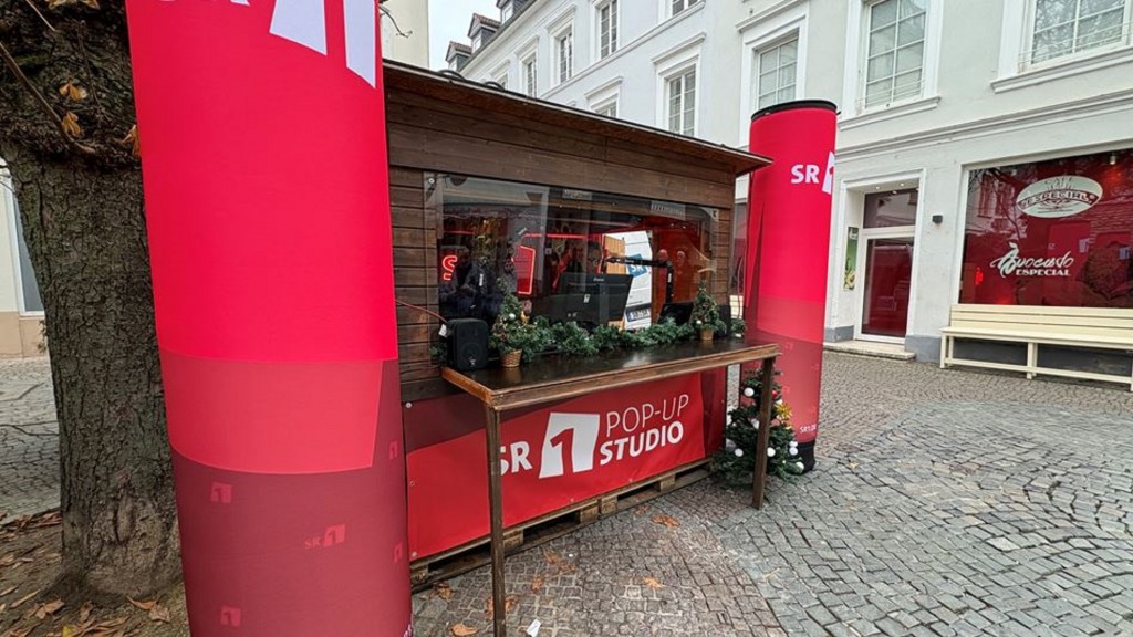 SR 1 POP-UP Studio auf dem Saarbrücker Christkindl-Markt