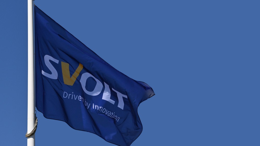 Foto: Eine Fahne mit dem Logo des Batterieherstellers SVolt