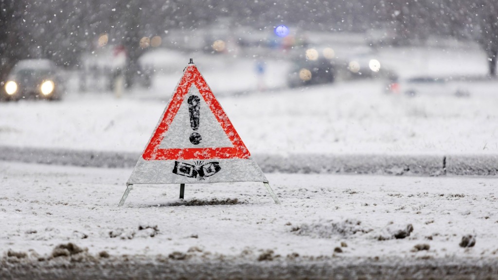 Foto: Schneefall führt zu Unfällen (Symbolbild)