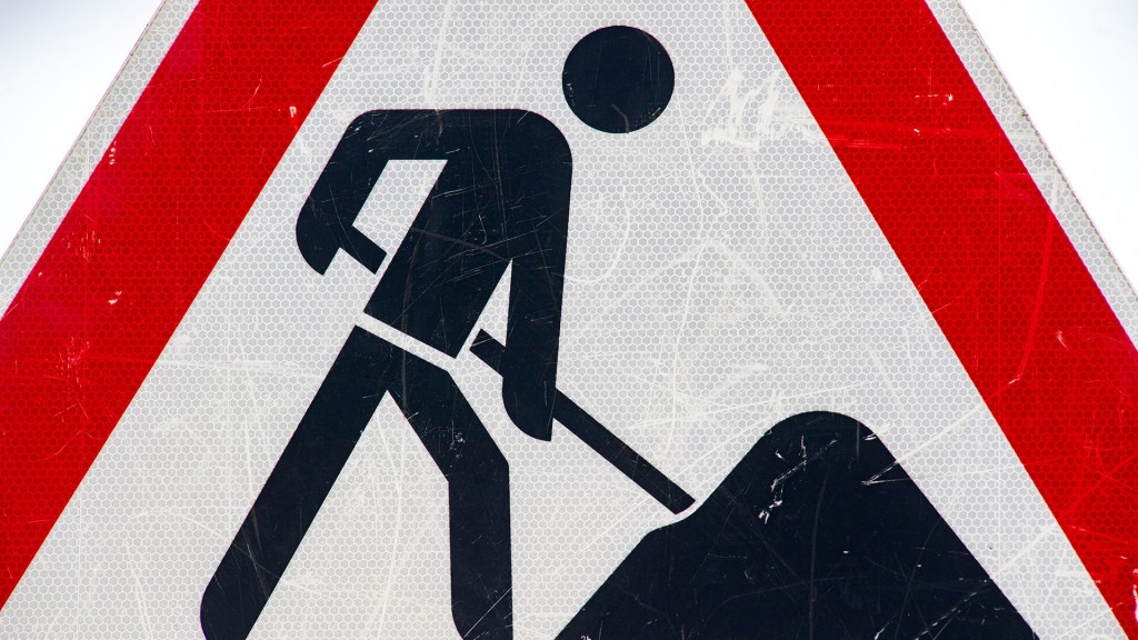 Foto: Nahaufnahme eines Baustellenschilds