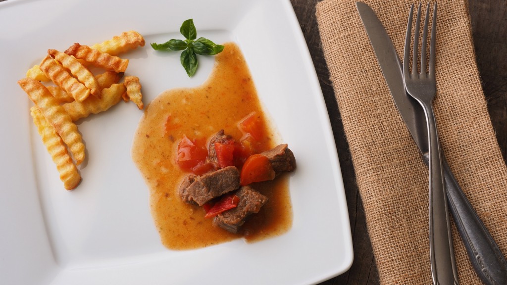 Miniportion Essen auf einem Teller