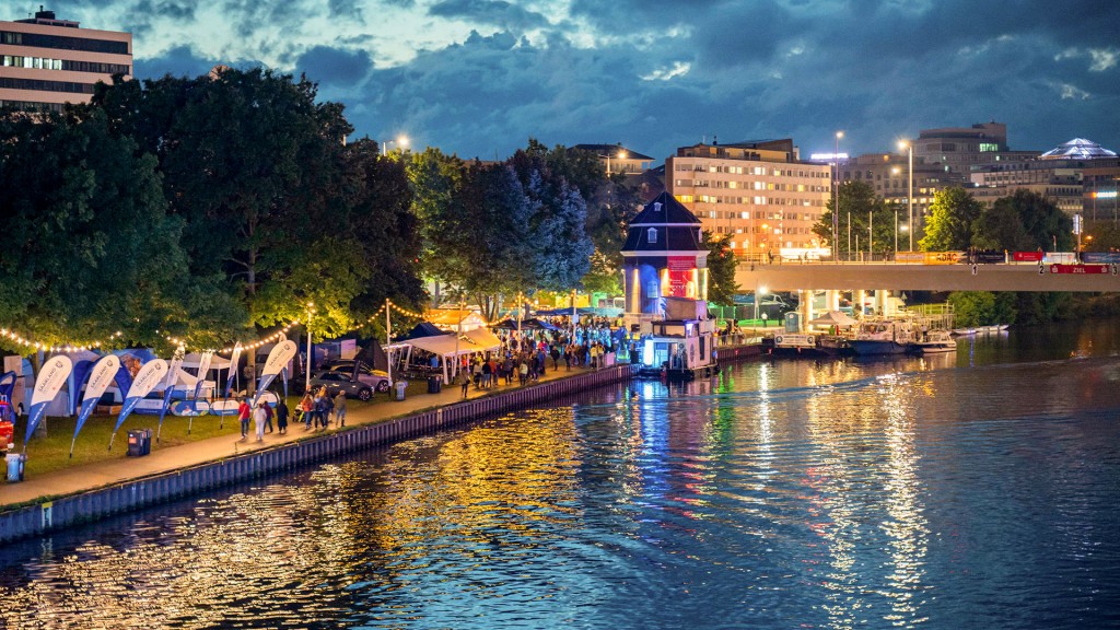 Saarspektakel in der Dämmerung