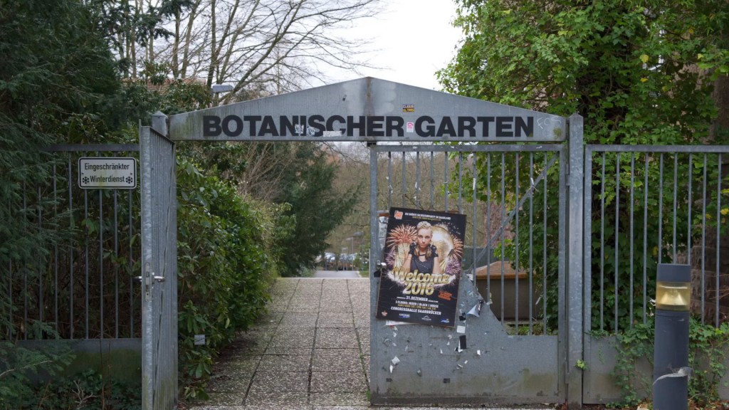 Der Eingang zum botanischen Garten