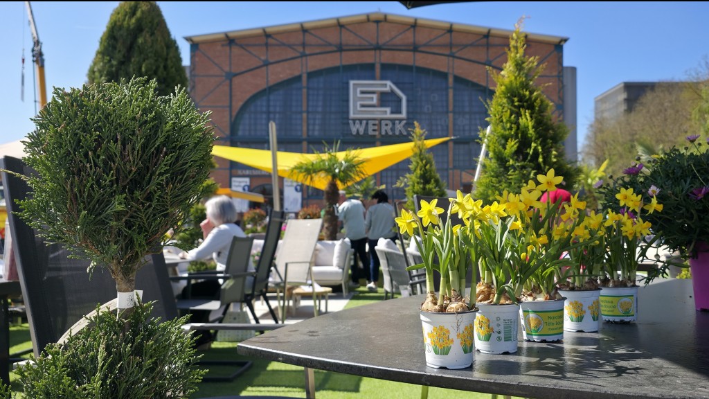 Auch vor dem E-Werk gibt es viel zu entdecken: Dort zeigen vor allem Aussteller aus dem Bereich Outdoor Living & Garten ihre Produkte. 