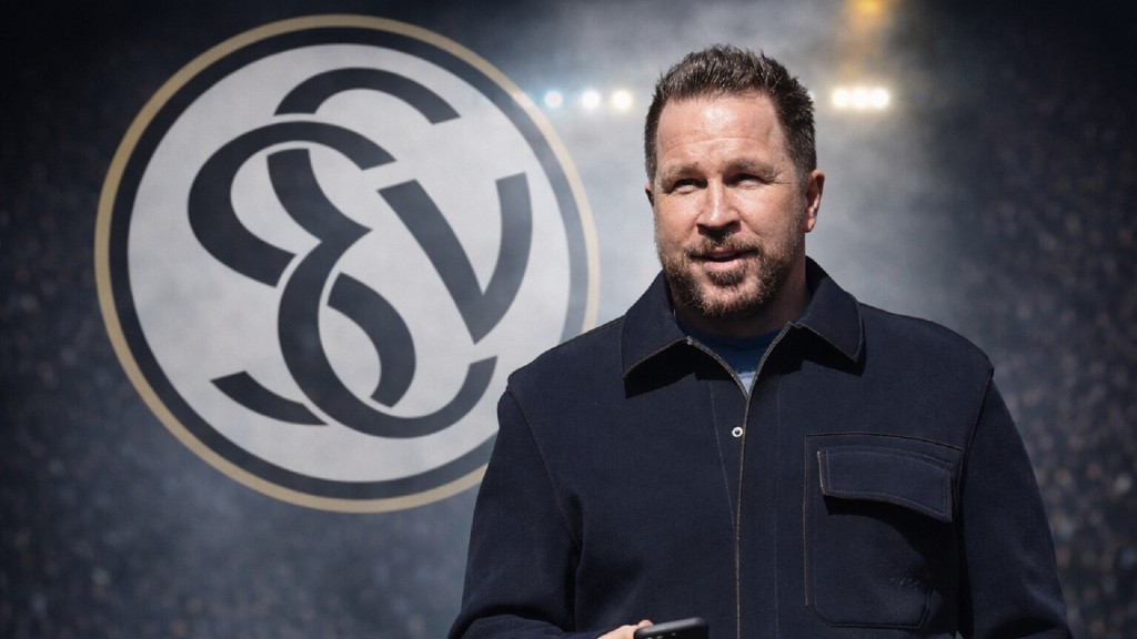 Foto: Christian Weber mit dem Logo der SVE im Hintergrund. Fotomontage.